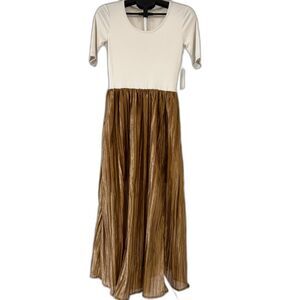 Melloday Beige and Gold Mixed Media Short Sleeve Dress Size Small NWT Sample